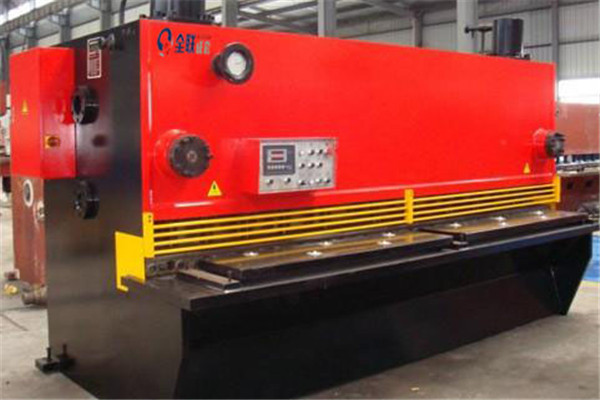 液(ye)壓擺式(shi)剪闆機(ji) 液壓(yā)擺式剪(jiǎn)闆機