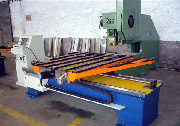 西安數控送料機(ji) 西安數控送料機(jī)