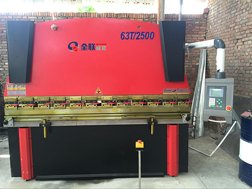 數控折(shé)彎機