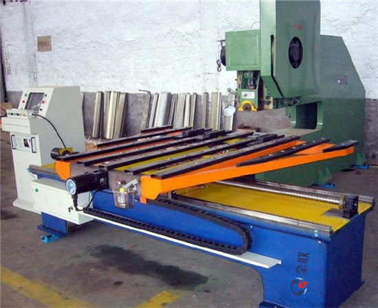 伺服數(shu)控送料(liao)機 伺(si)服數控(kong)送料機(ji)