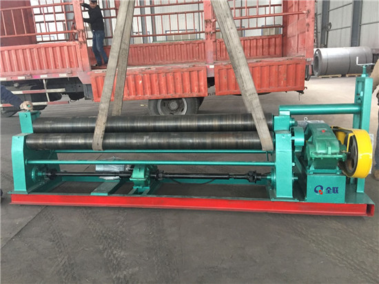 三(sān)輥卷闆(pan)機