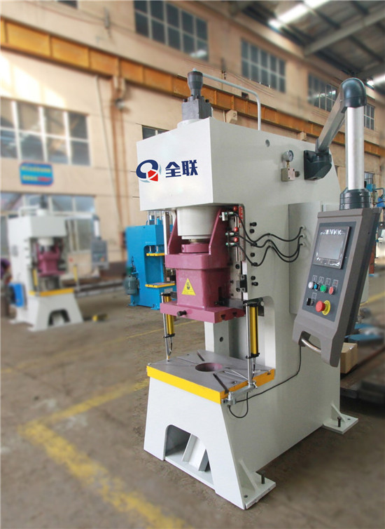 數控液壓沖(chong)床 數控液壓沖(chong)床